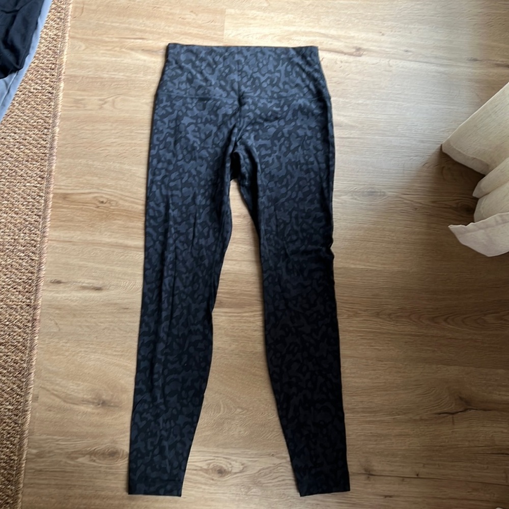 Lululemon align high rise 28” leggings size 8